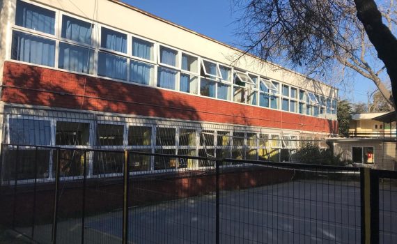 Corporación Educacional Tecnológica de Chile Moderniza Ventanas en el Liceo Pedro de Valdivia