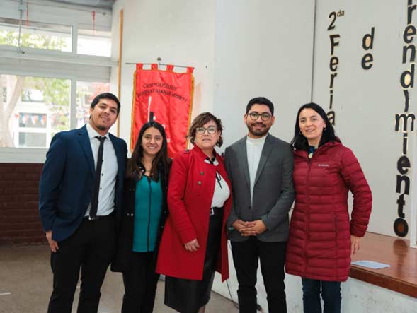 Segunda Feria de Emprendimiento 2023 en CETCHILE: Impulsando el espíritu emprendedor en los estudiantes