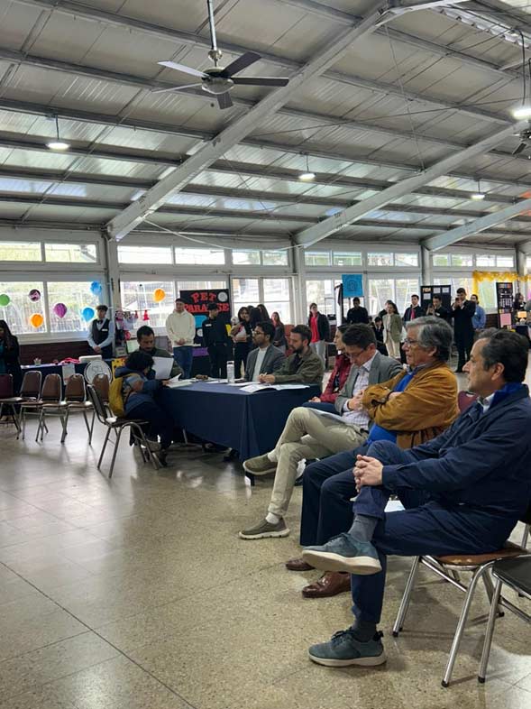 Segunda Feria de Emprendimiento 2023 en CETCHILE: Impulsando el espíritu emprendedor en los estudiantes