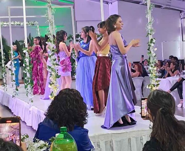 CET Chile desfile